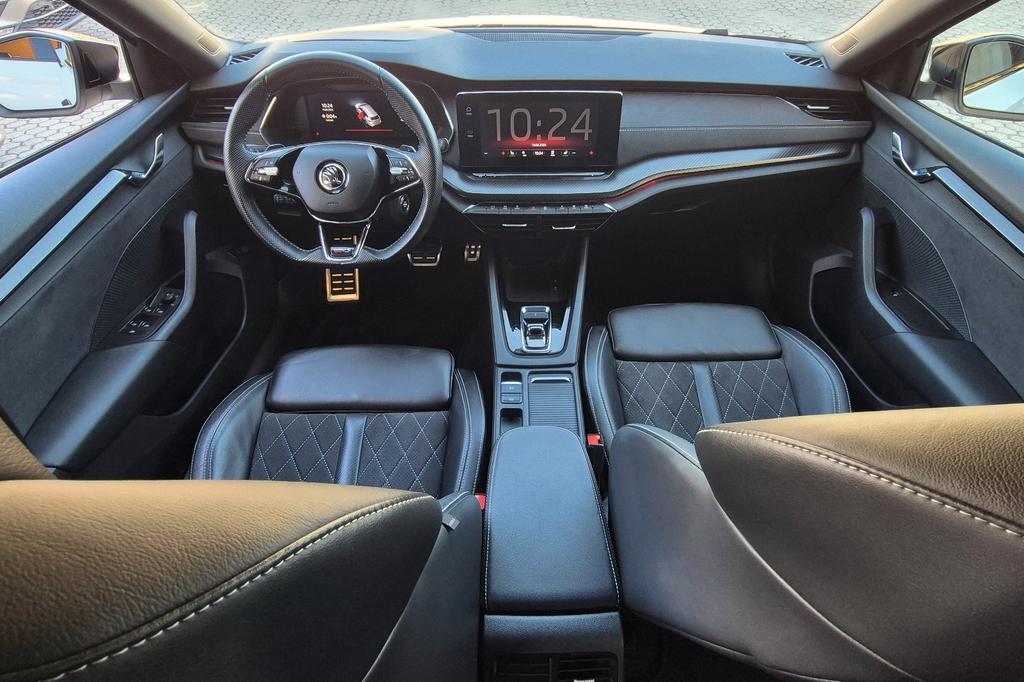 Skoda Octavia 2022 г. Белый, пробег 59600 км