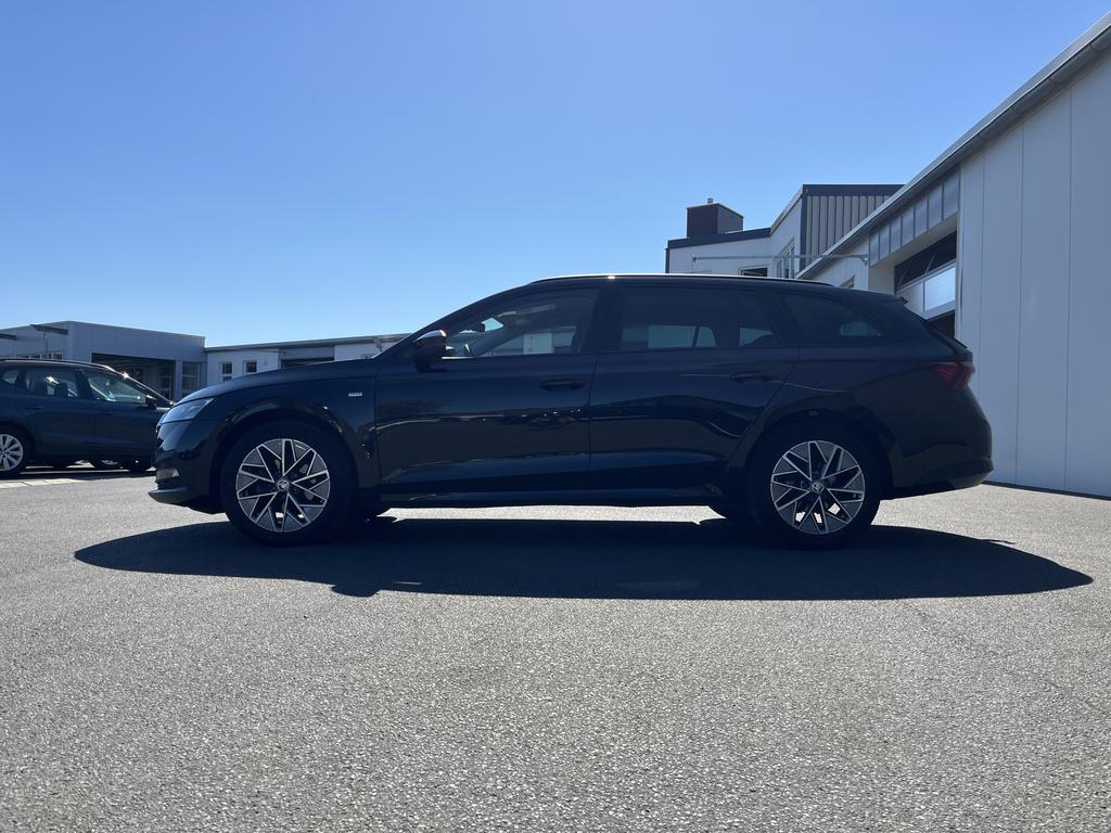 Skoda Octavia 2023 г. Чёрный, пробег 59987 км