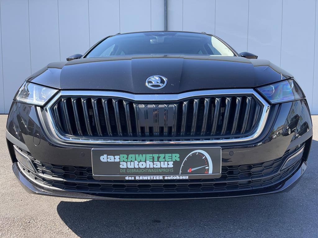 Skoda Octavia 2023 г. Чёрный, пробег 59987 км