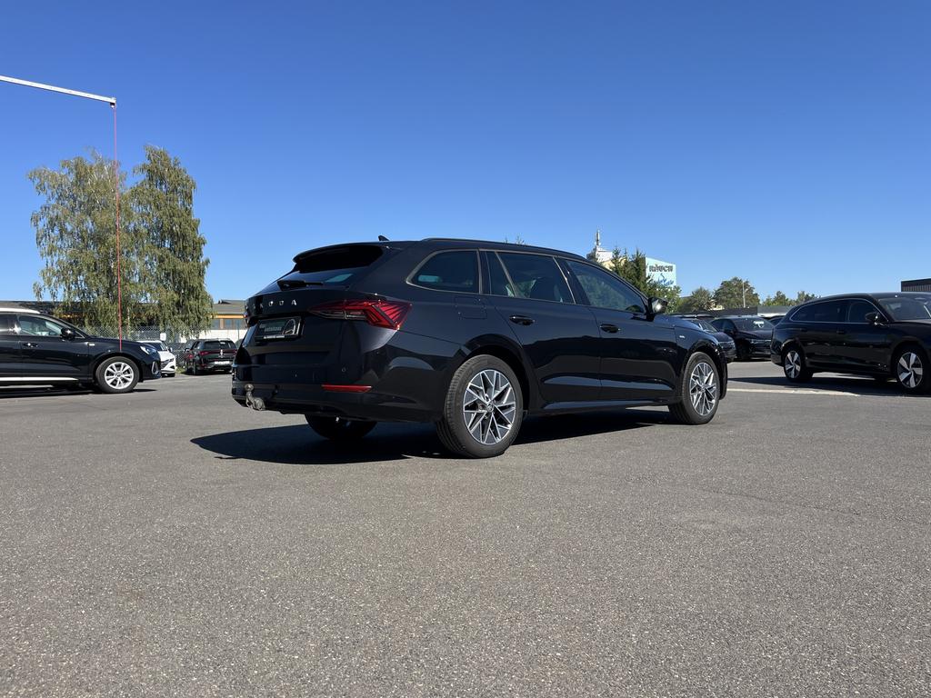 Skoda Octavia 2023 г. Чёрный, пробег 59987 км
