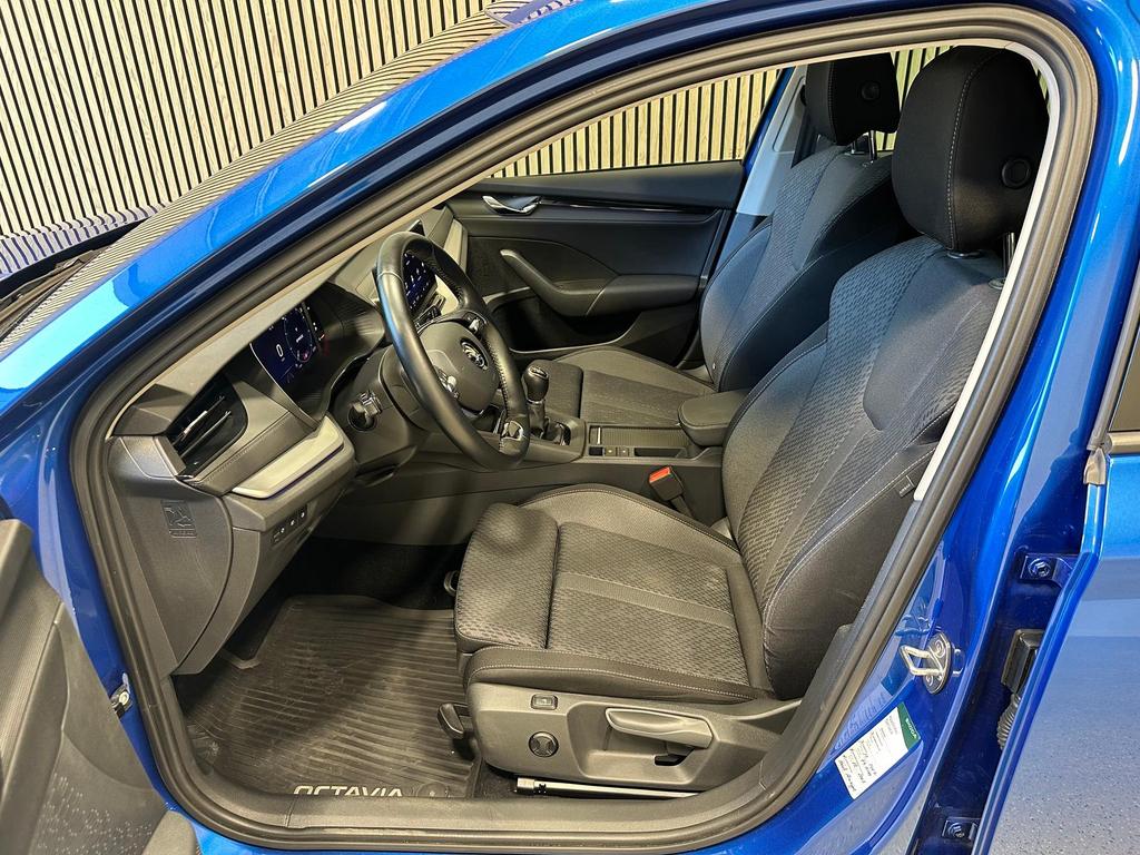 Skoda Octavia 2021 г. Синий, пробег 49939 км