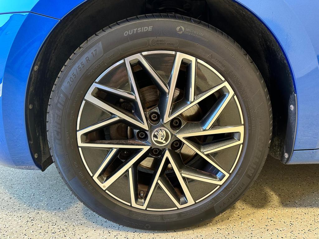 Skoda Octavia 2021 г. Синий, пробег 49939 км