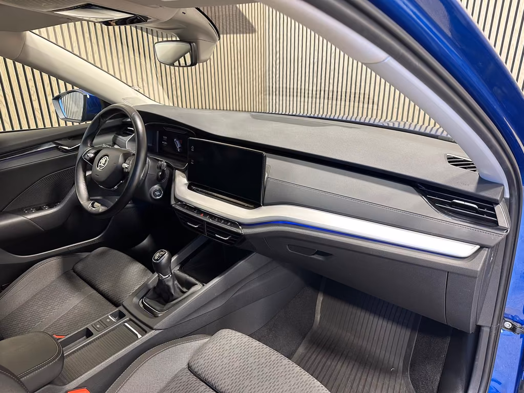 Skoda Octavia 2021 г. Синий, пробег 49939 км