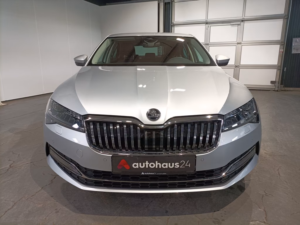Skoda Superb 2022 г. Серебристый, пробег 50294 км