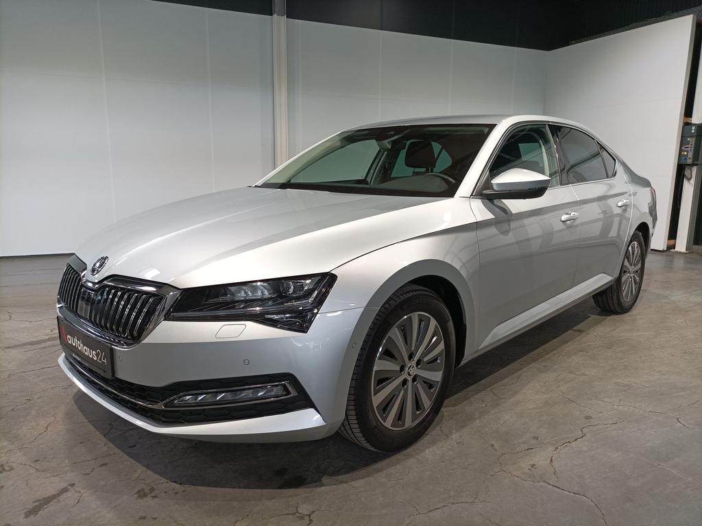 Skoda Superb 2022 г. Серебристый, пробег 50294 км