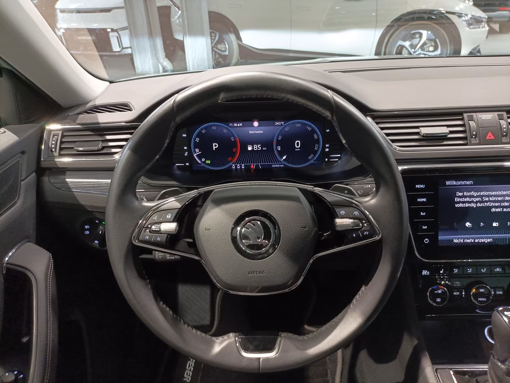 Skoda Superb 2022 г. Серебристый, пробег 50294 км