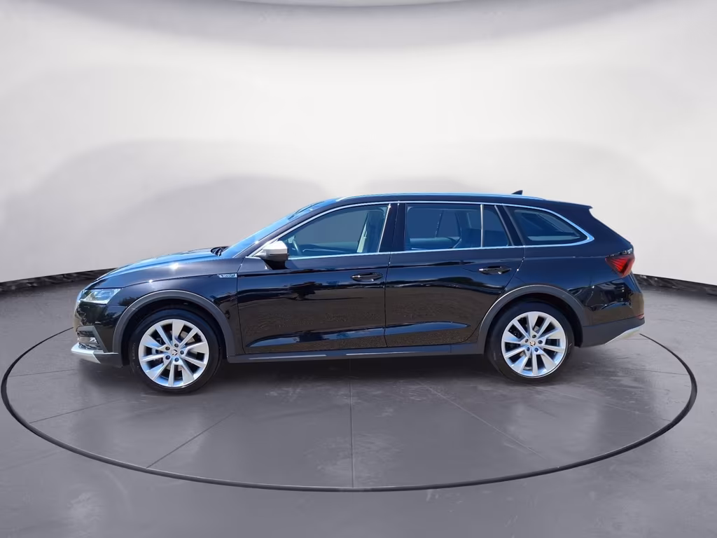 Skoda Octavia 2023 г. Чёрный, пробег 55067 км