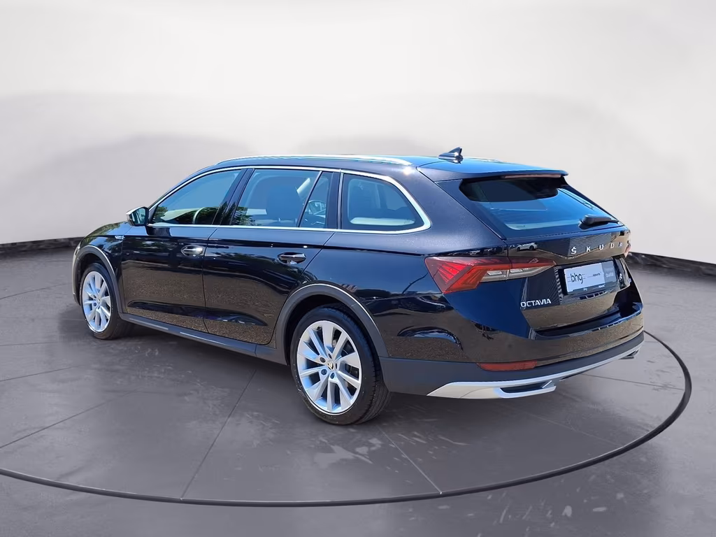 Skoda Octavia 2023 г. Чёрный, пробег 55067 км
