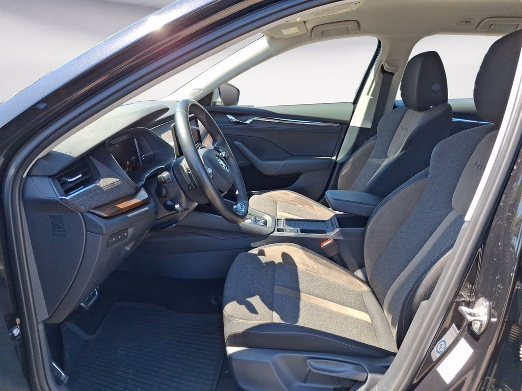 Skoda Octavia 2023 г. Чёрный, пробег 55067 км