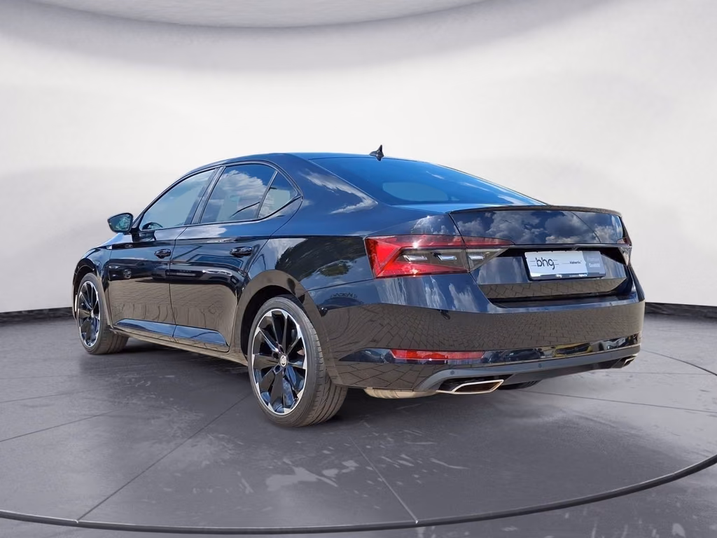 Skoda Superb 2022 г. Чёрный, пробег 57820 км