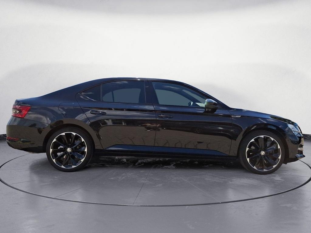 Skoda Superb 2022 г. Чёрный, пробег 57820 км