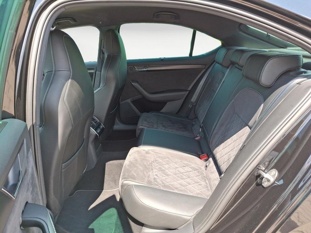 Skoda Superb 2022 г. Чёрный, пробег 57820 км