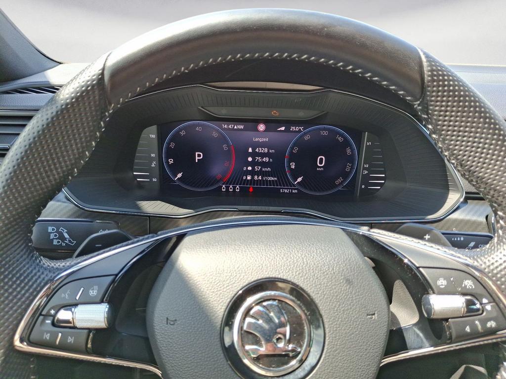 Skoda Superb 2022 г. Чёрный, пробег 57820 км