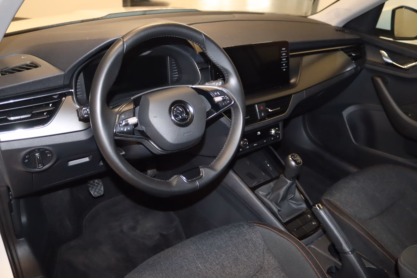 Skoda Kamiq 2021 г. Белый, пробег 39600 км
