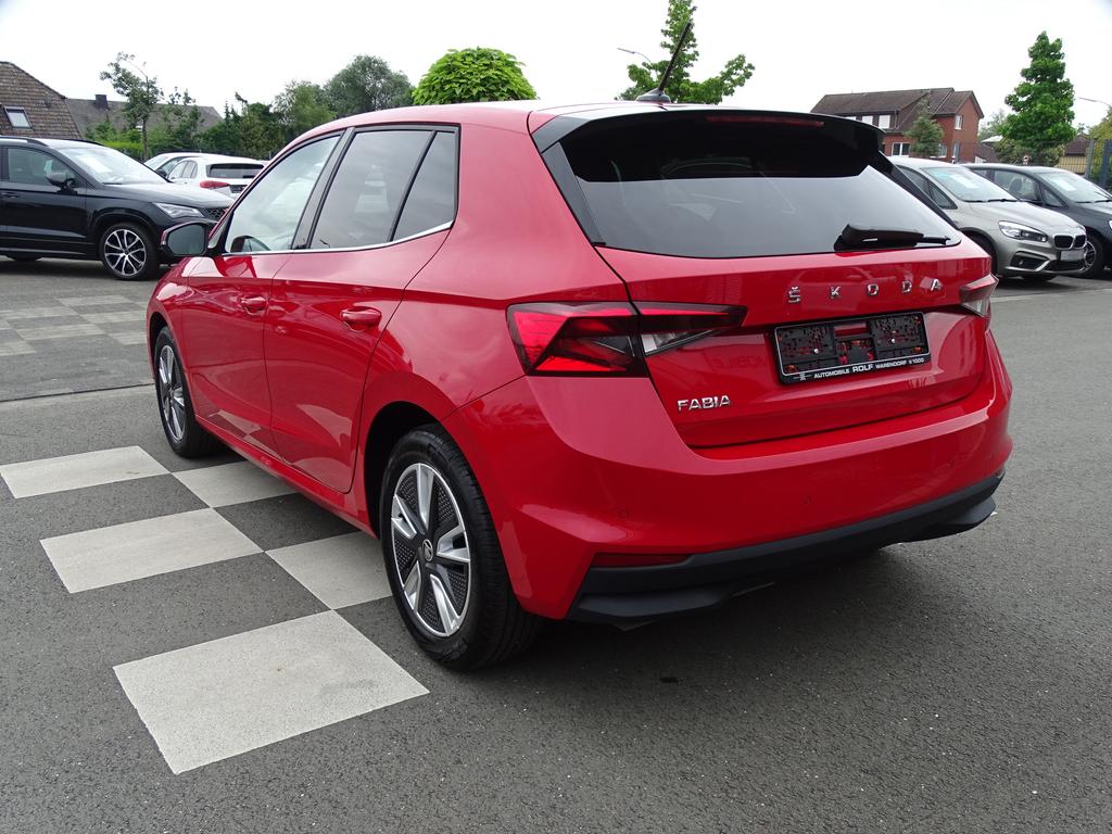 Skoda Fabia 2021 г. Красный, пробег 35112 км