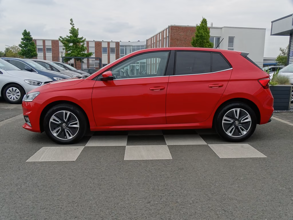 Skoda Fabia 2021 г. Красный, пробег 35112 км