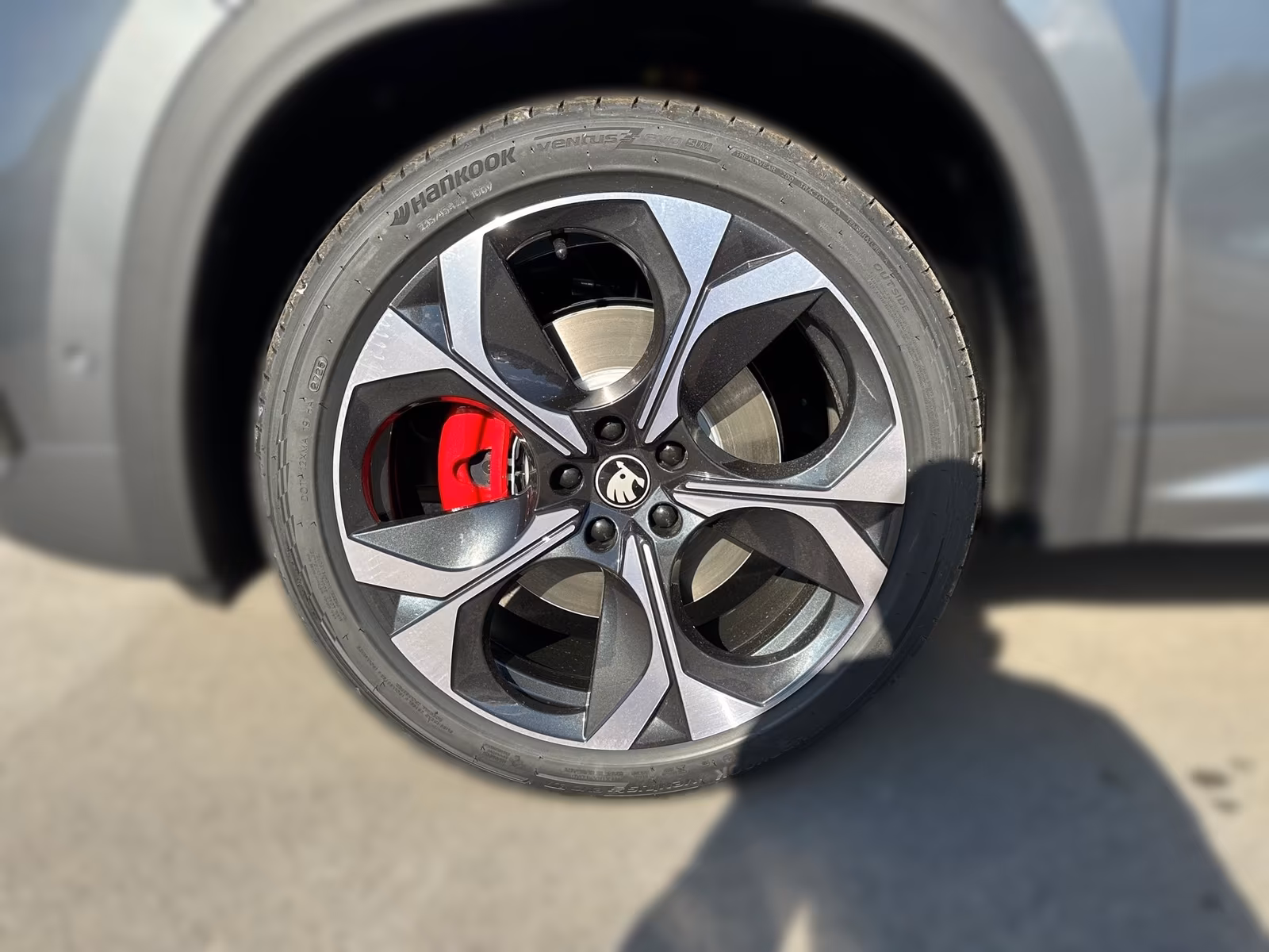 Skoda Kodiaq 2026 г. Серый, пробег 9990 км