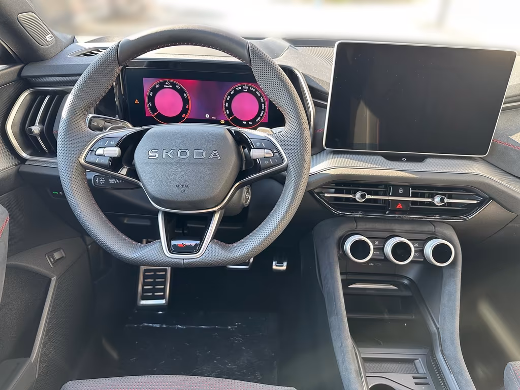 Skoda Kodiaq 2026 г. Серый, пробег 9990 км