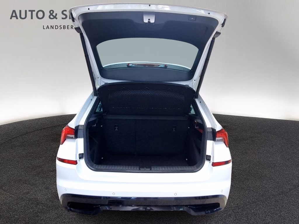 Skoda Kamiq 2022 г. Белый, пробег 43800 км