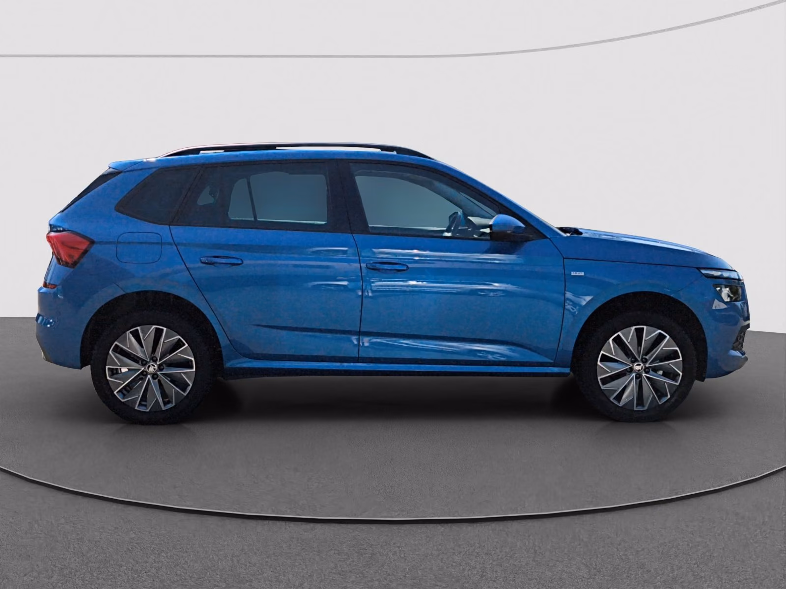 Skoda Kamiq 2023 г. Синий, пробег 45500 км
