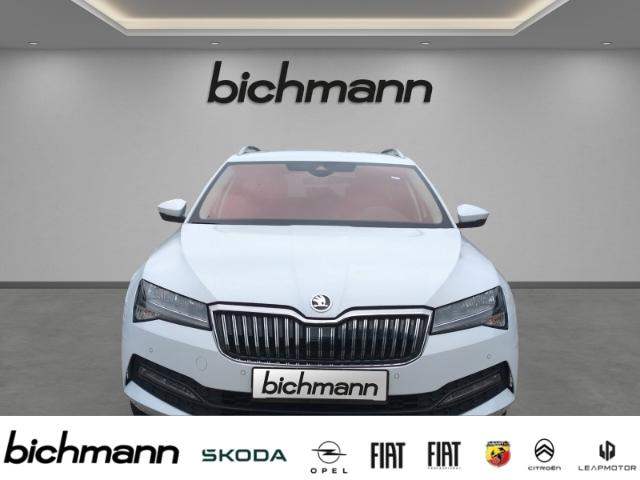 Skoda Superb 2023 г. Белый, пробег 44104 км