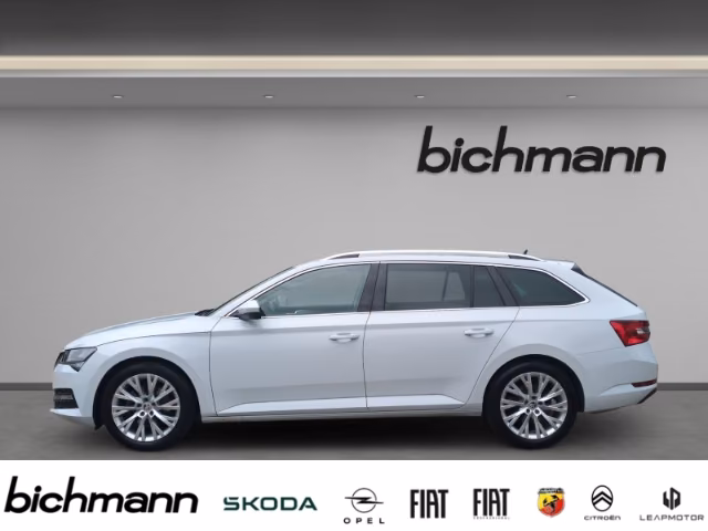 Skoda Superb 2023 г. Белый, пробег 44104 км