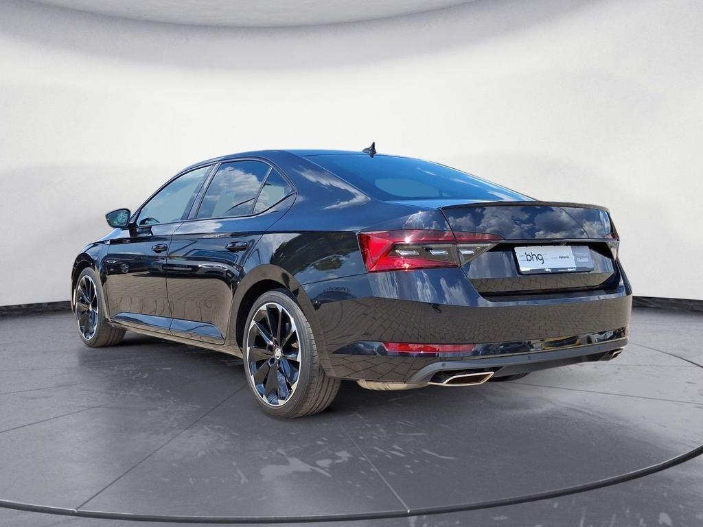Skoda Superb 2022 г. Чёрный, пробег 57820 км