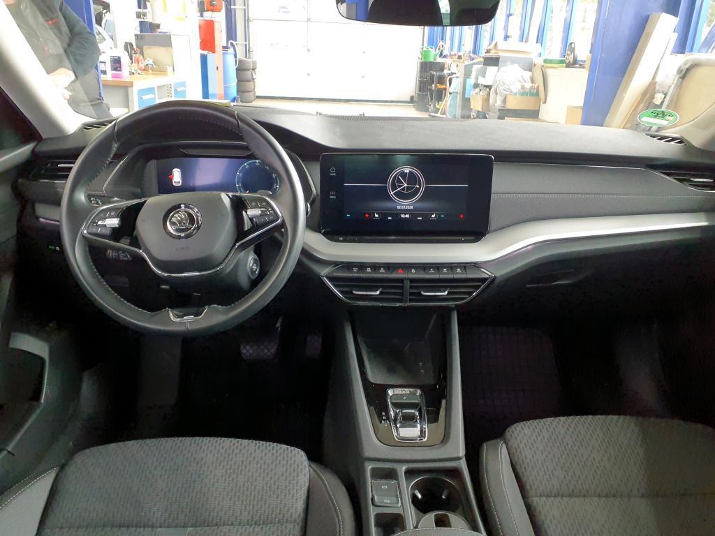 Skoda Octavia 2023 г. Чёрный, пробег 54462 км