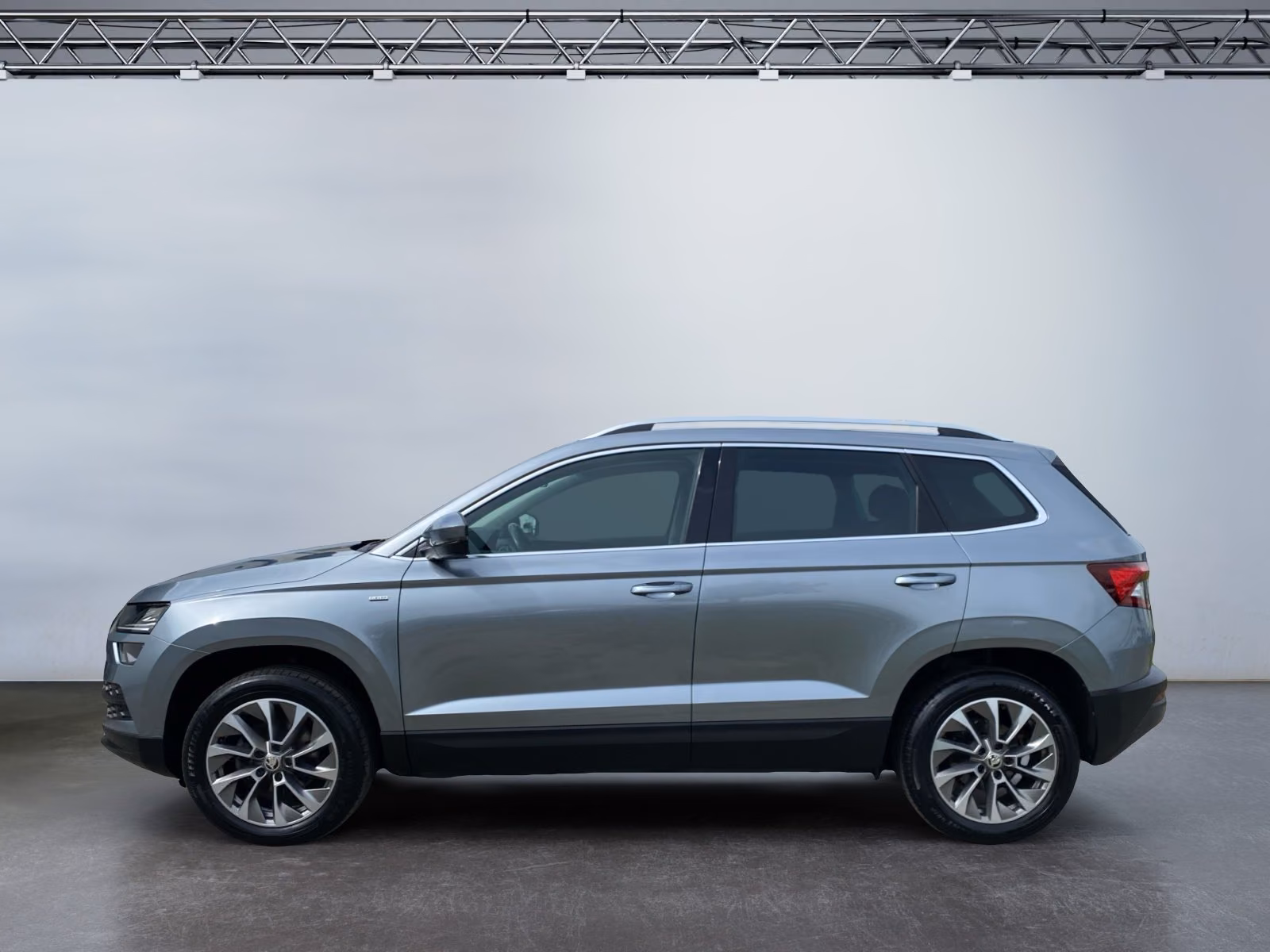 Skoda Karoq 2022 г. Серый, пробег 48373 км