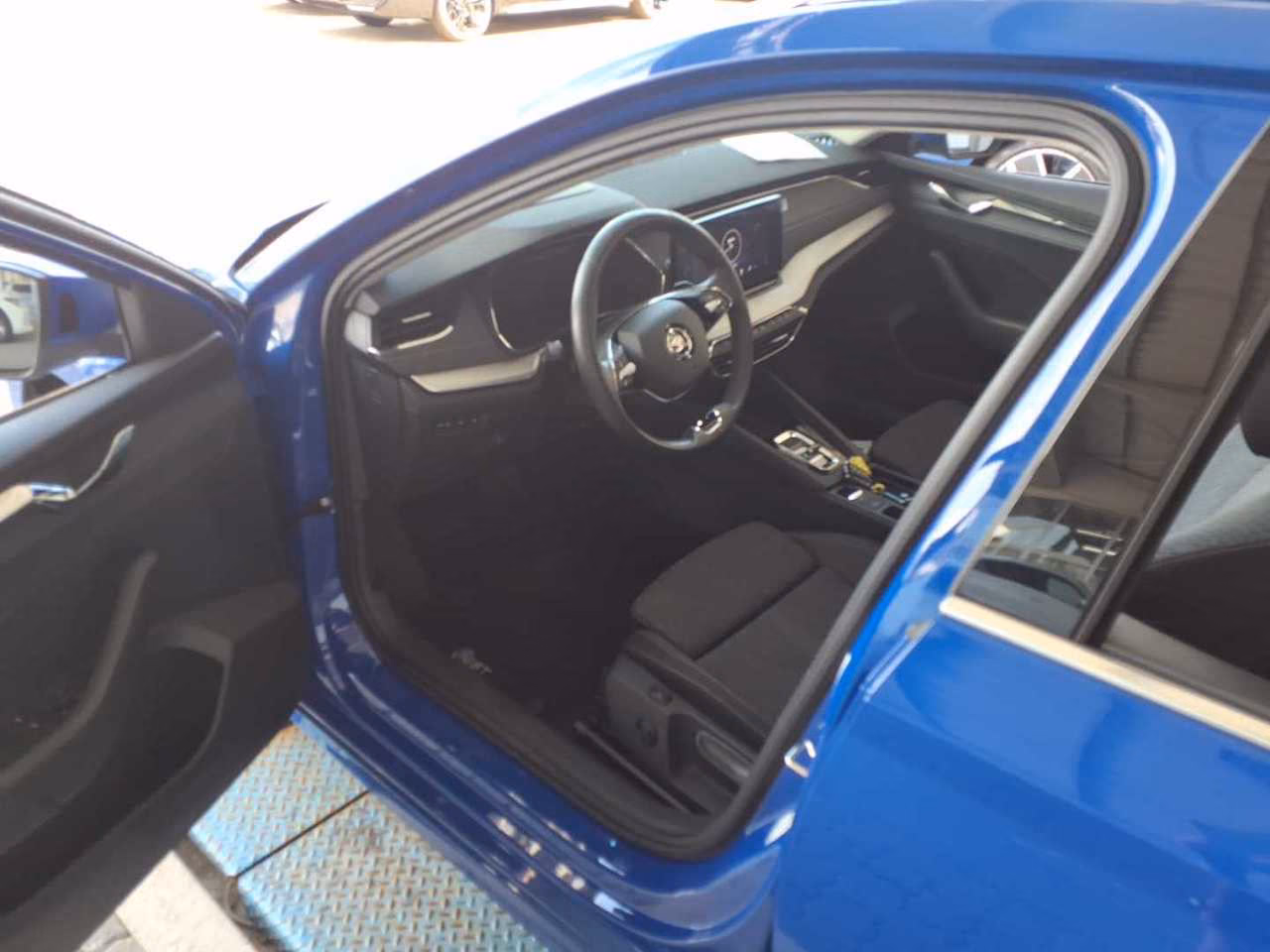 Skoda Octavia 2023 г. Синий, пробег 56800 км