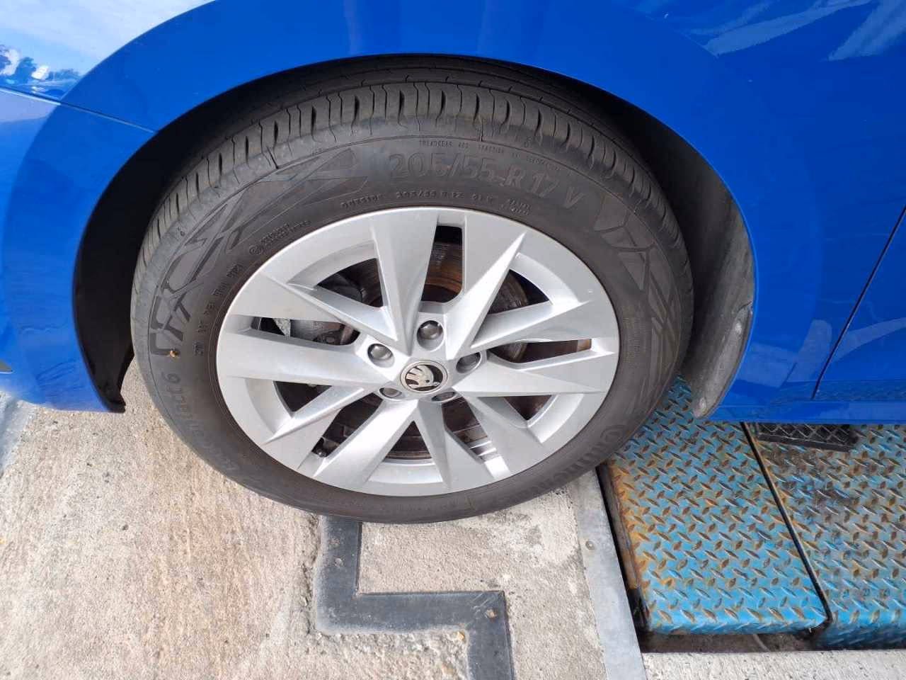 Skoda Octavia 2023 г. Синий, пробег 56800 км