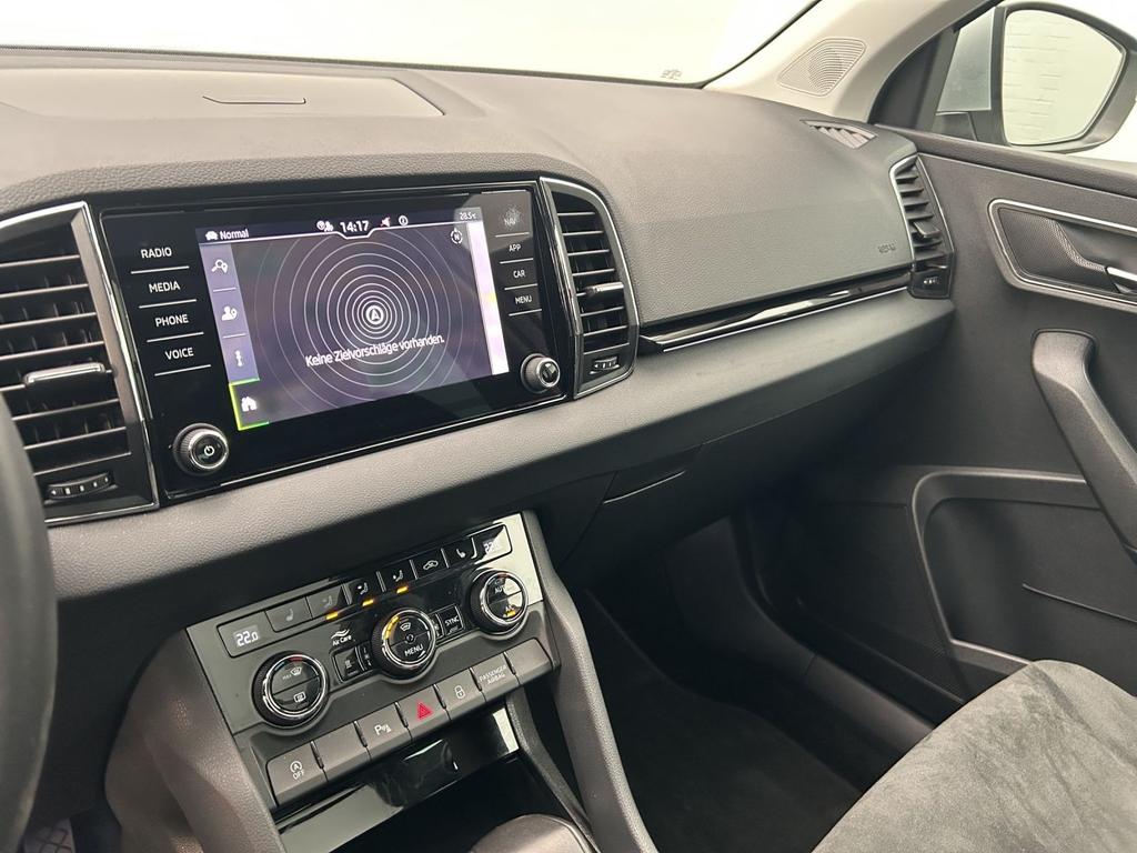 Skoda Karoq 2023 г. Серебристый, пробег 55390 км