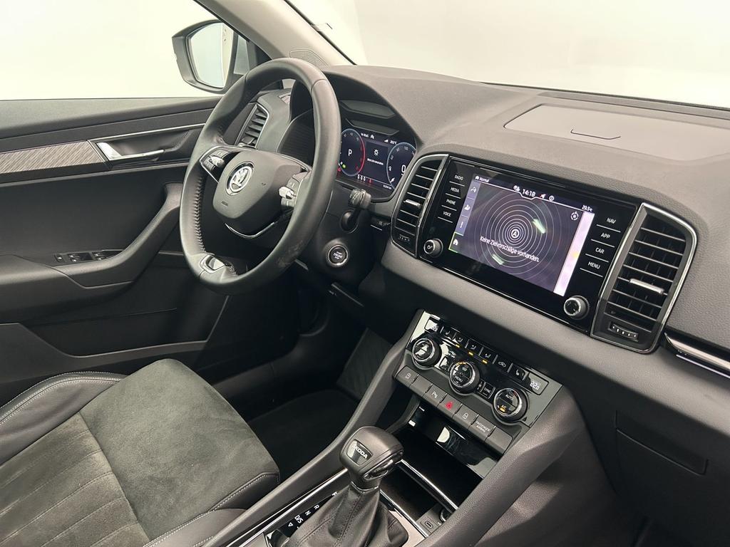 Skoda Karoq 2023 г. Серебристый, пробег 55390 км
