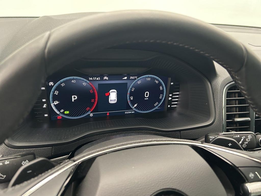 Skoda Karoq 2023 г. Серебристый, пробег 55390 км