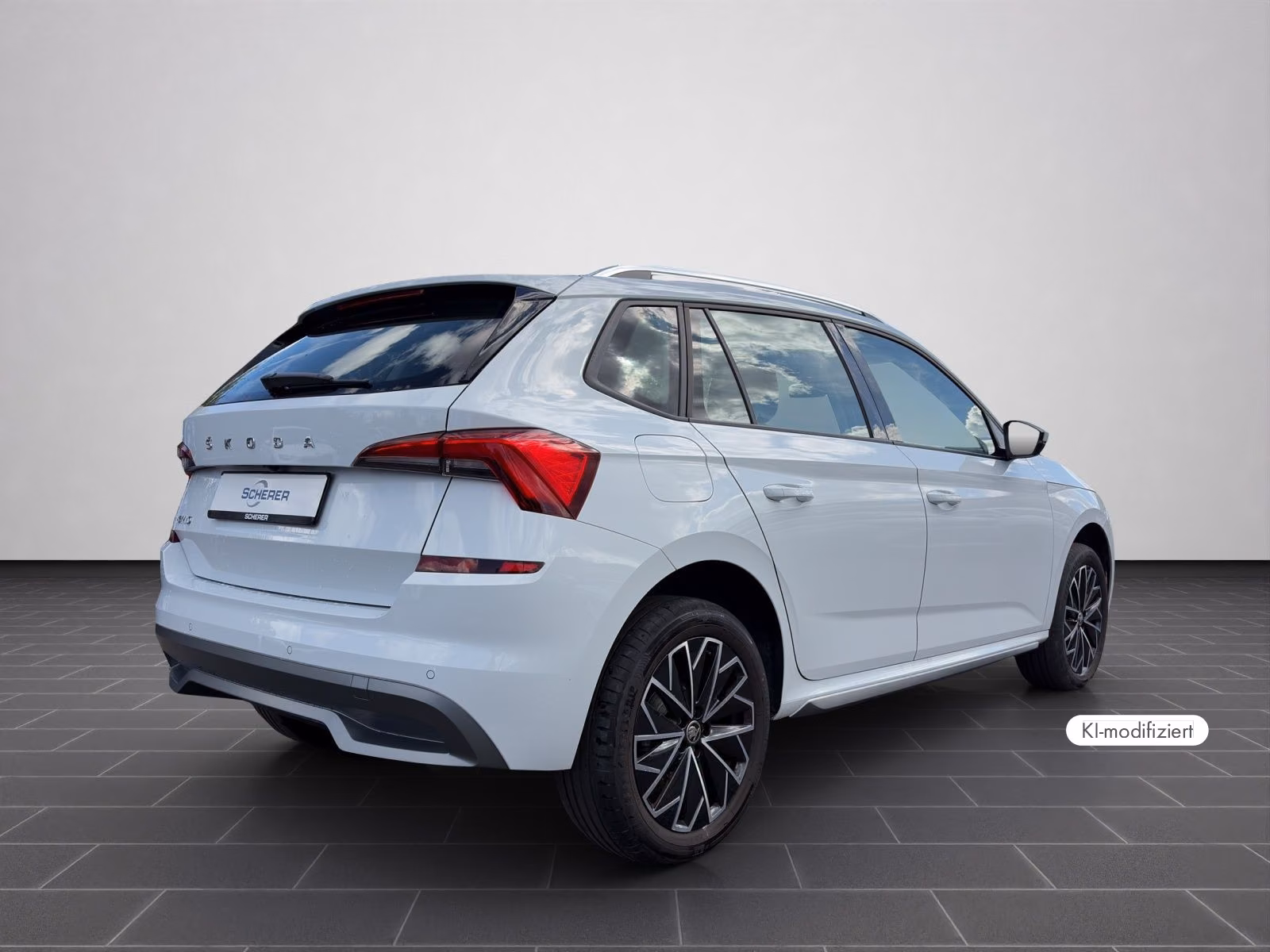 Skoda Kamiq 2022 г. Белый, пробег 52800 км
