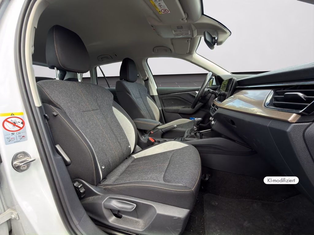 Skoda Kamiq 2022 г. Белый, пробег 52800 км