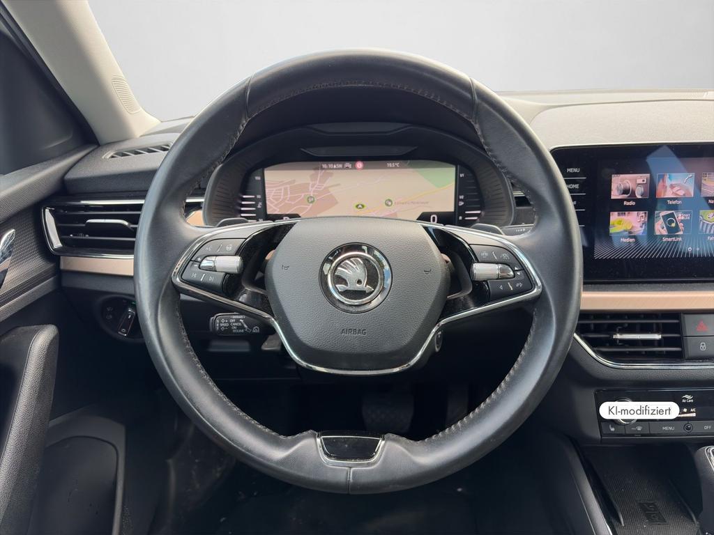 Skoda Kamiq 2022 г. Белый, пробег 52800 км