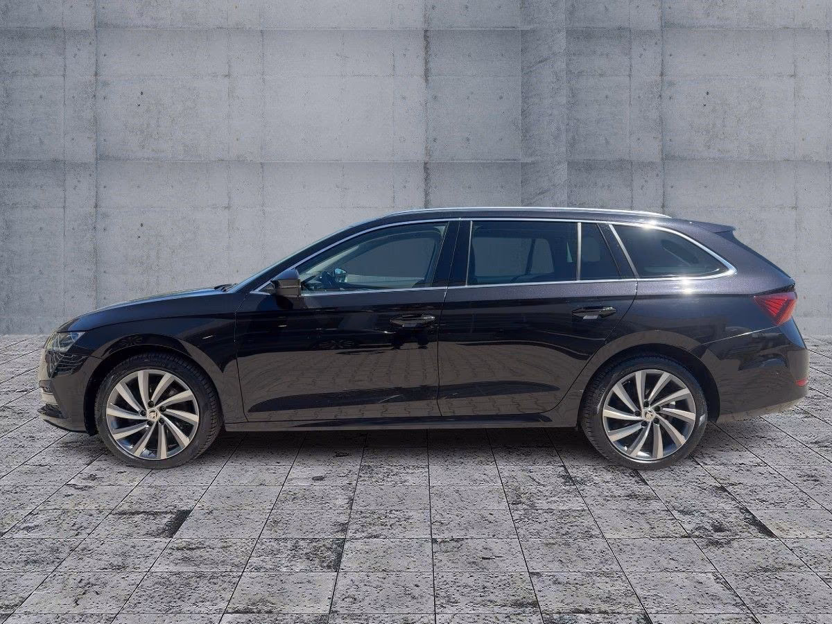 Skoda Octavia 2022 г. Чёрный, пробег 48640 км