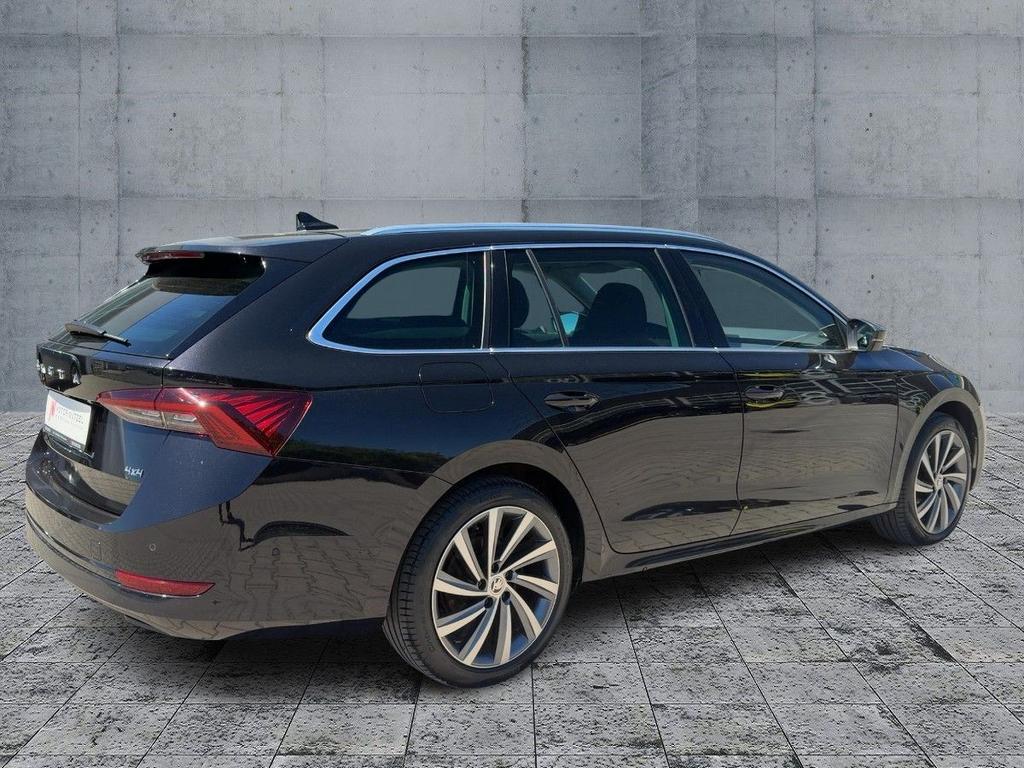 Skoda Octavia 2022 г. Чёрный, пробег 48640 км