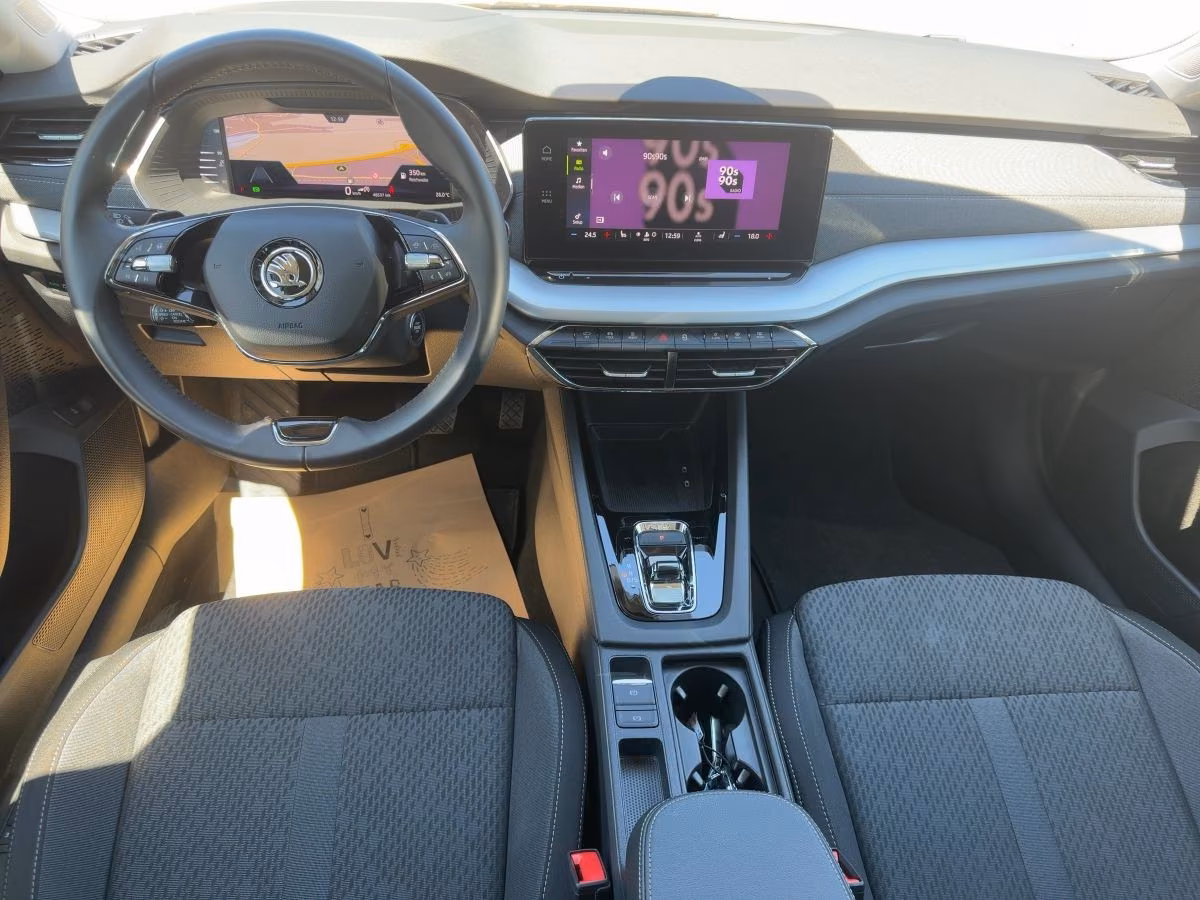 Skoda Octavia 2022 г. Чёрный, пробег 48640 км