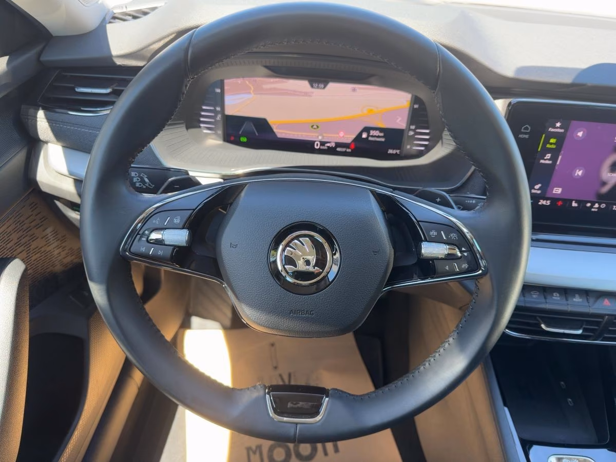 Skoda Octavia 2022 г. Чёрный, пробег 48640 км