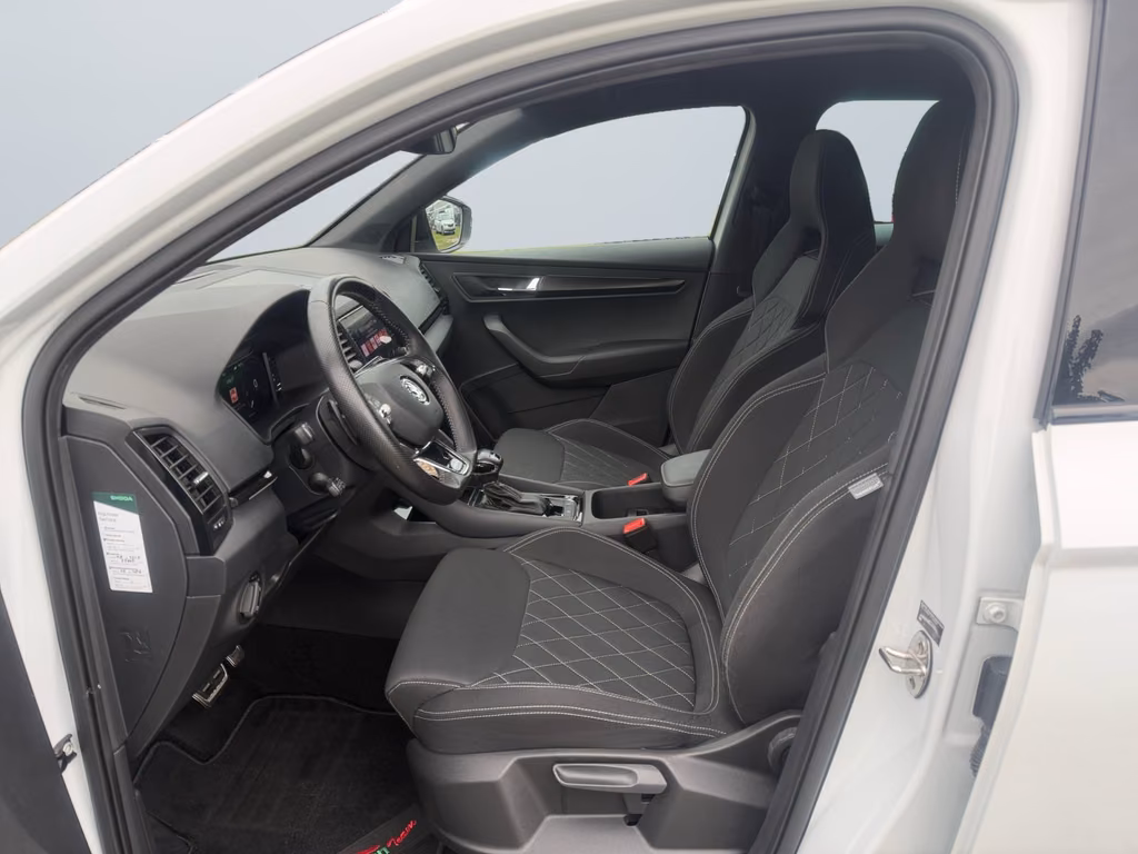 Skoda Karoq 2022 г. Белый, пробег 56532 км