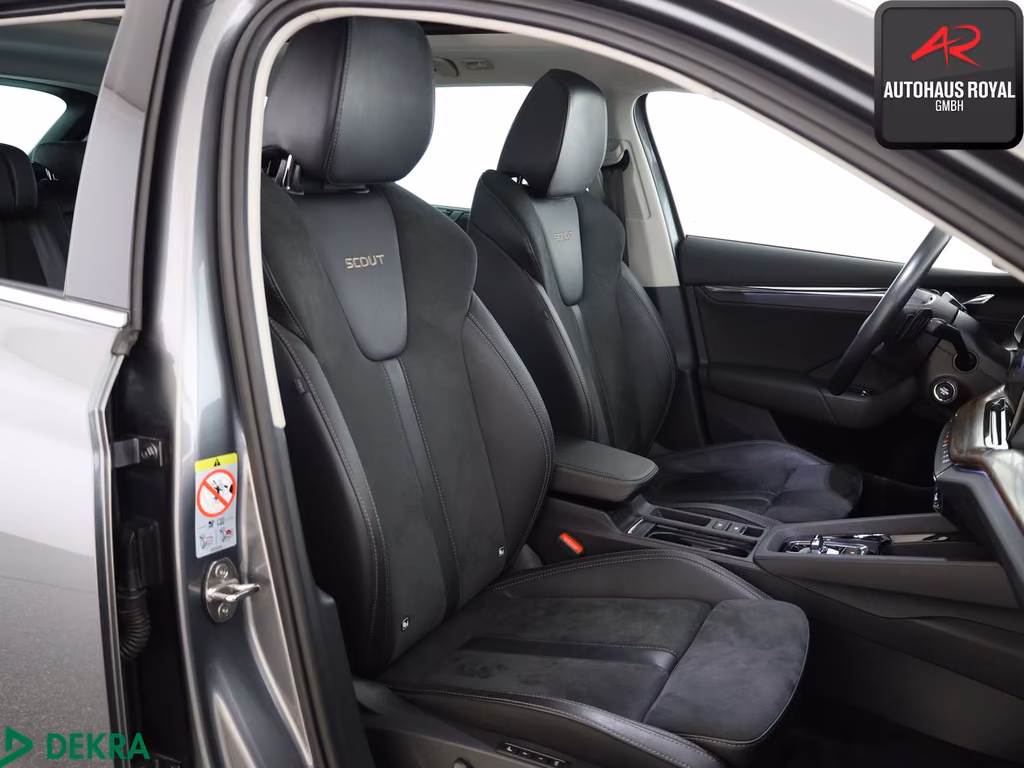 Skoda Octavia 2023 г. Серый, пробег 47612 км