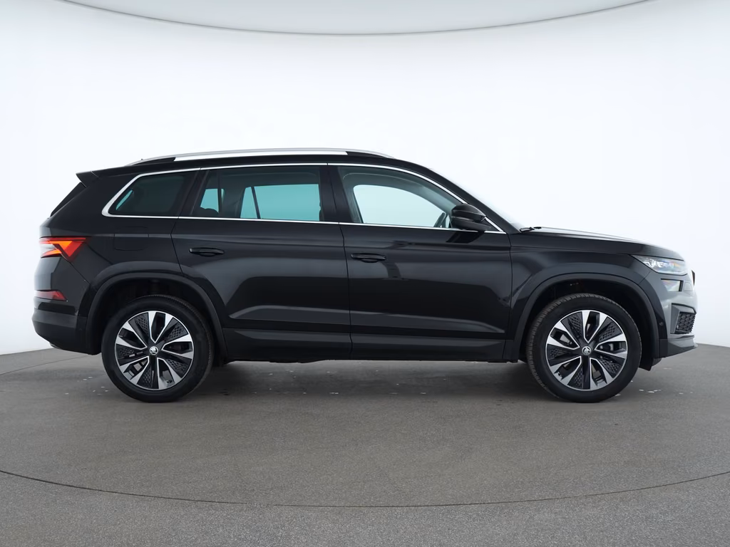 Skoda Kodiaq 2022 г. Чёрный, пробег 37860 км