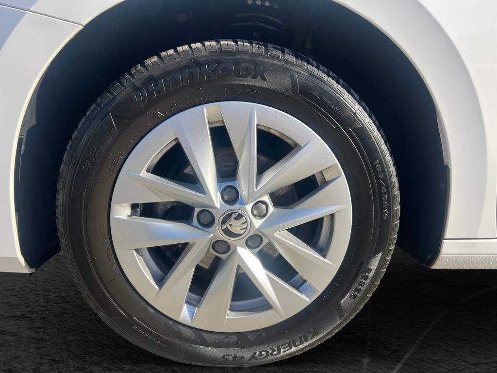 Skoda Fabia 2022 г. Белый, пробег 39229 км