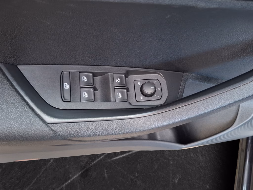 Skoda Karoq 2022 г. Чёрный, пробег 40121 км