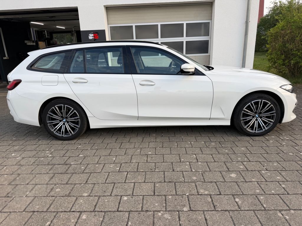 BMW 318 2023 г. Белый, пробег 54926 км