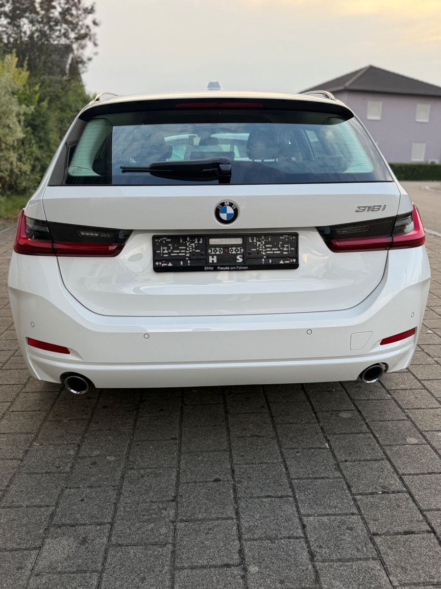 BMW 318 2023 г. Белый, пробег 54926 км