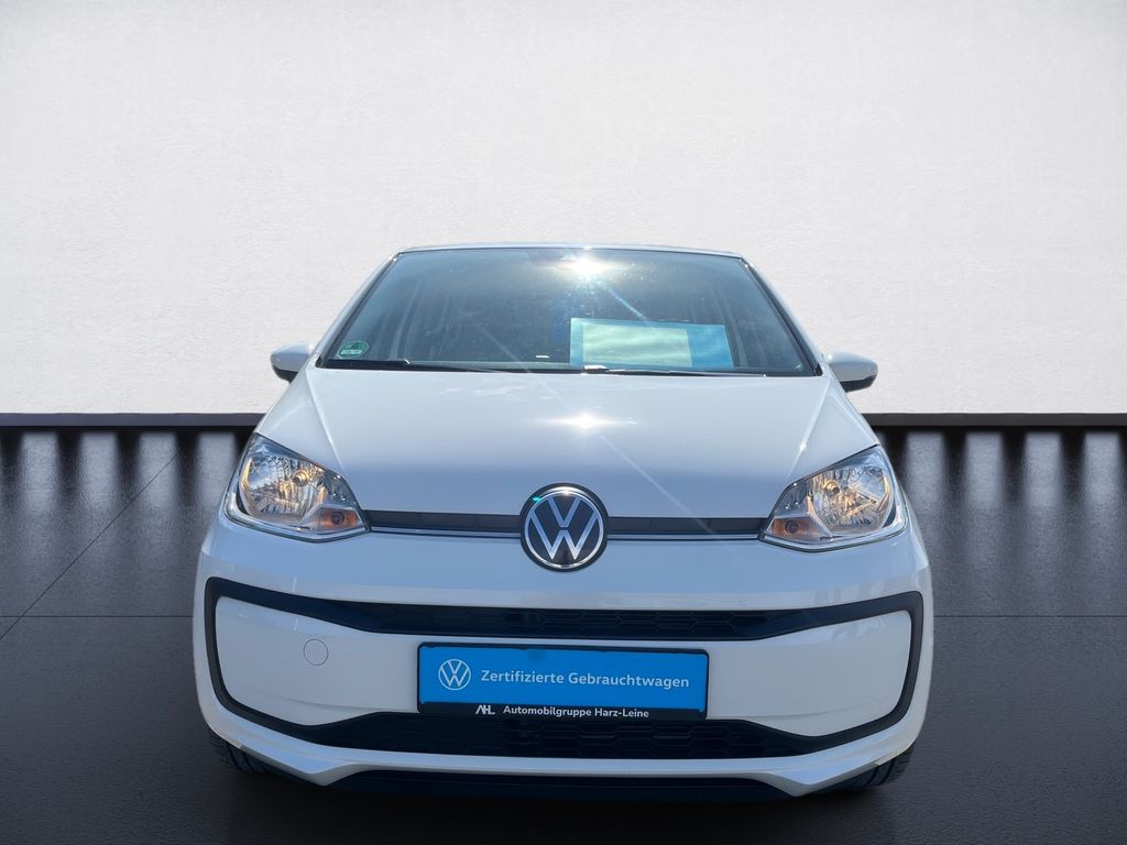 Volkswagen up! 2022 г. Белый, пробег 51098 км