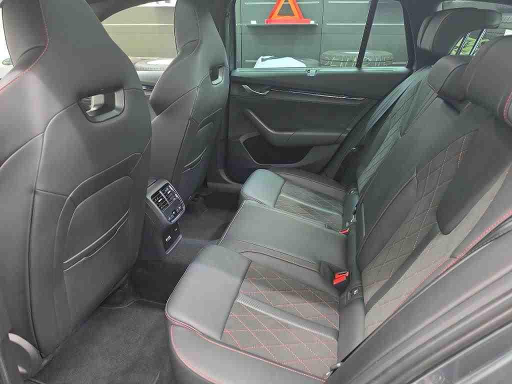 Skoda Octavia 2023 г. Серый, пробег 44800 км